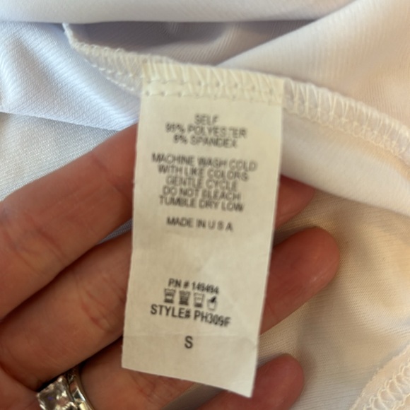 Small White built in bra tank - Picture 5 of 5